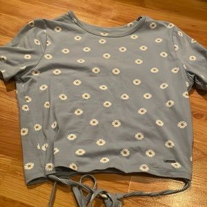 hollister flower crop top!!